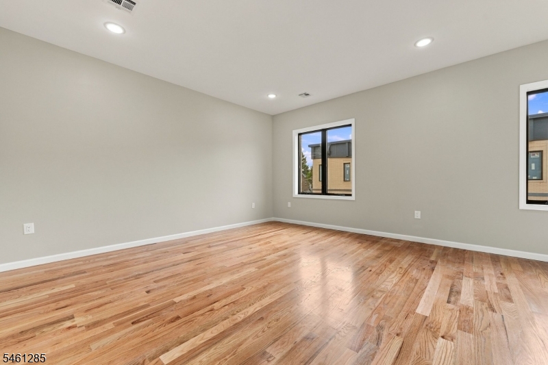 502 Davis Ave Property Photo 12
