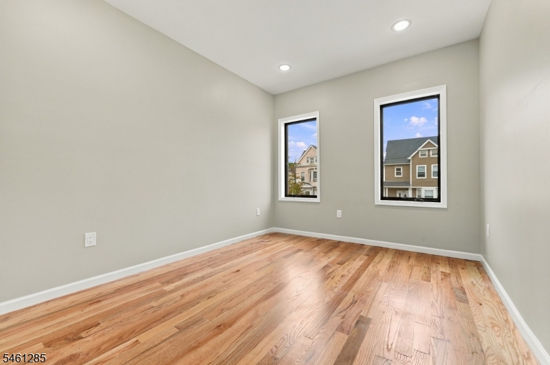 502 Davis Ave Property Photo 14
