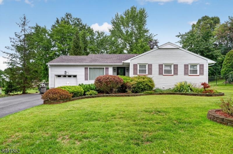25 Normandy Dr Property Photo 1