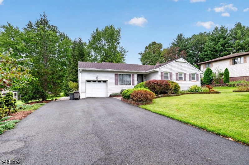 25 Normandy Dr Property Photo 2