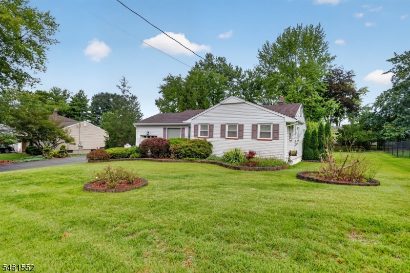 25 Normandy Dr Property Photo 4