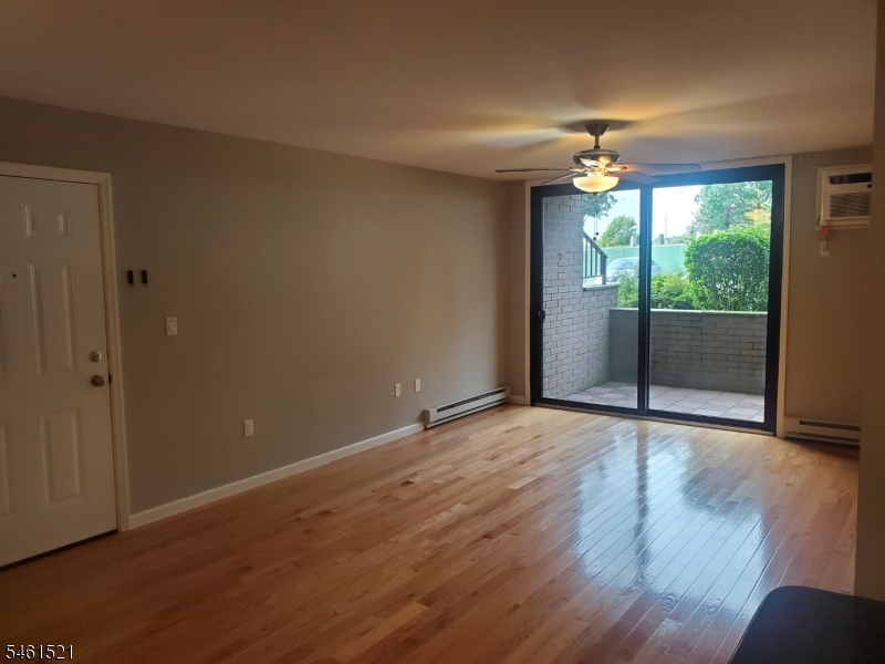 466 Liberty St 104 Property Photo 5