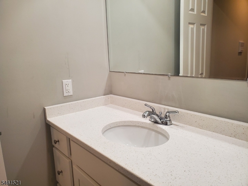 466 Liberty St 104 Property Photo 13