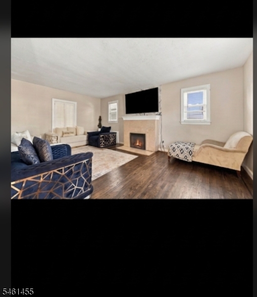 1521 Leslie St Property Photo 1