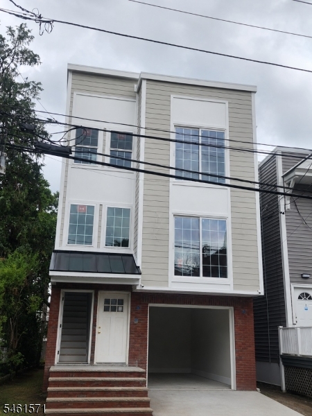 48 Willoughby St Property Photo 1