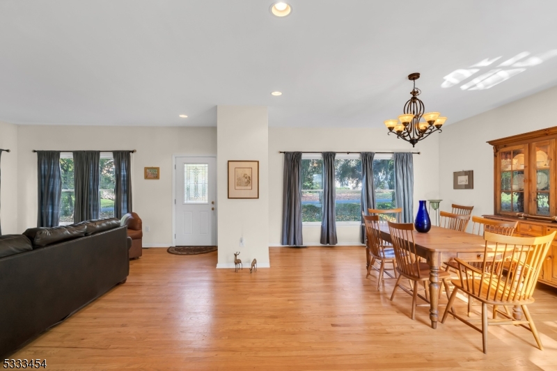 320 Ridge Blvd Property Photo 5