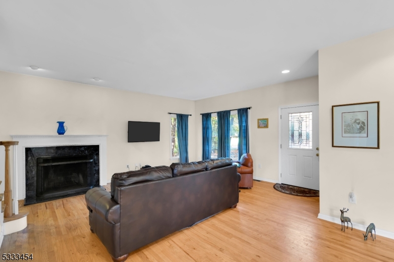 320 Ridge Blvd Property Photo 6