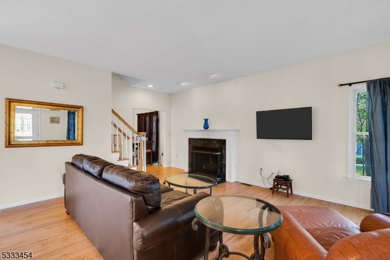320 Ridge Blvd Property Photo 7