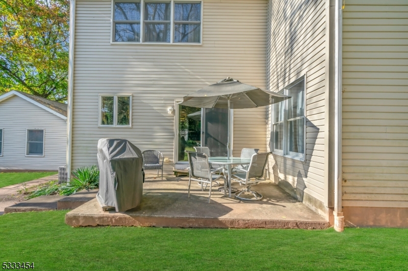 320 Ridge Blvd Property Photo 30