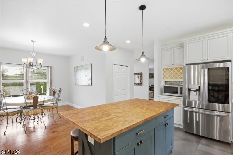 677 Canistear Rd Property Photo 14