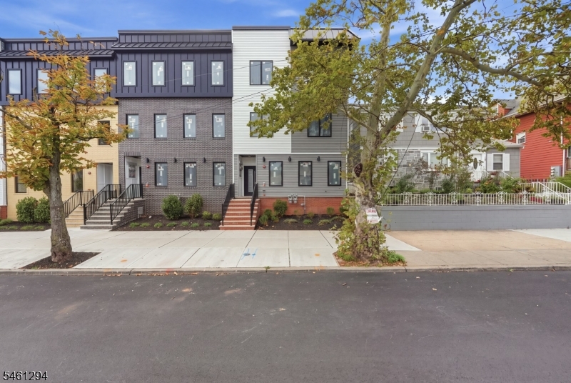 506 Davis Ave Property Photo 1
