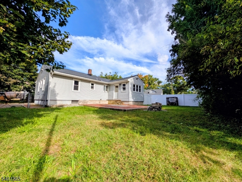 4 Kenvil Ave Property Photo 3