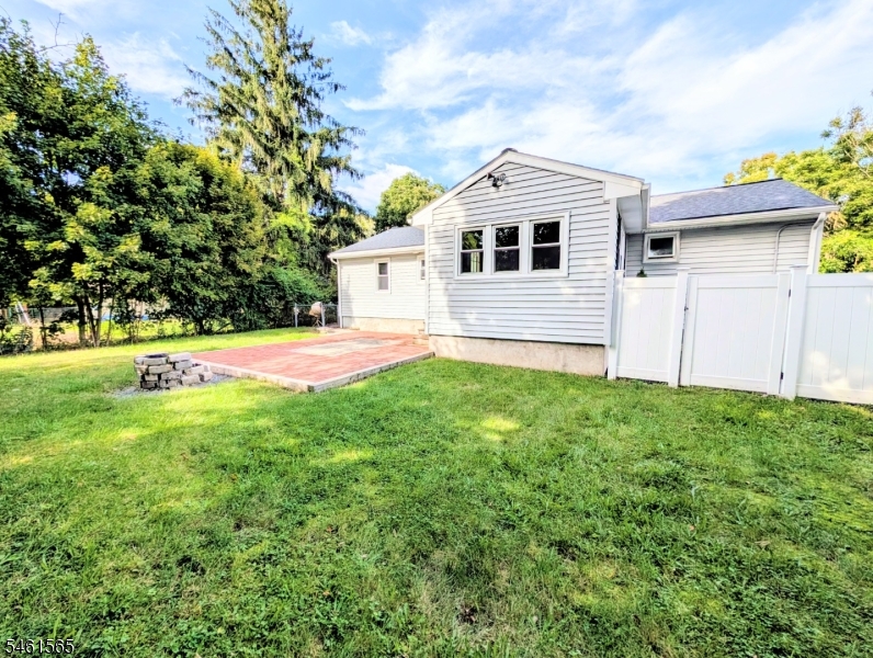 4 Kenvil Ave Property Photo 4