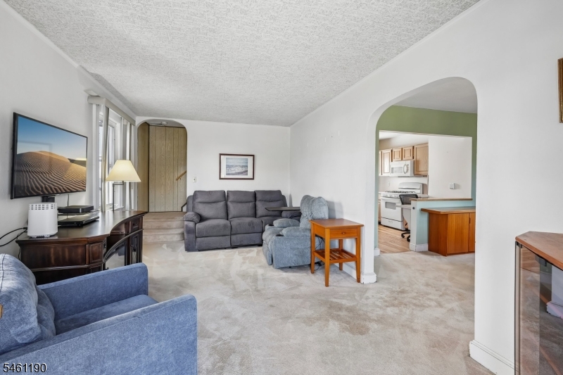 146 Bergen Ave Property Photo 3