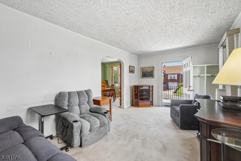 146 Bergen Ave Property Photo 4