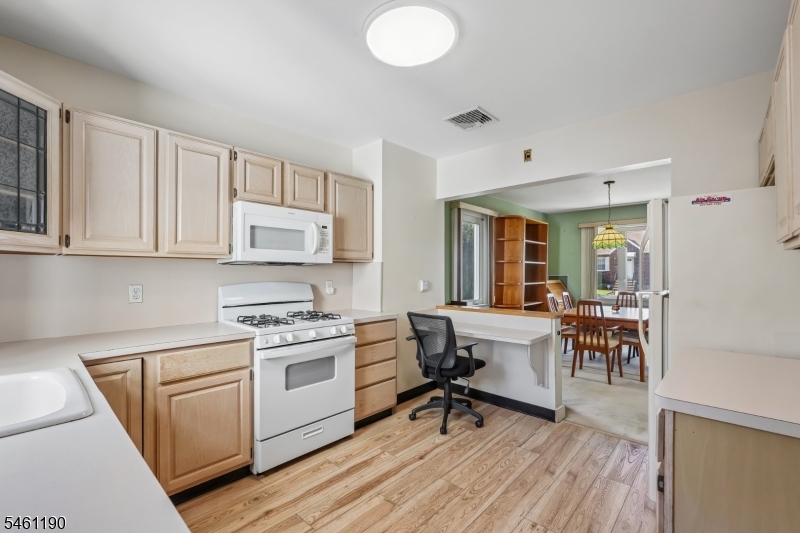 146 Bergen Ave Property Photo 8