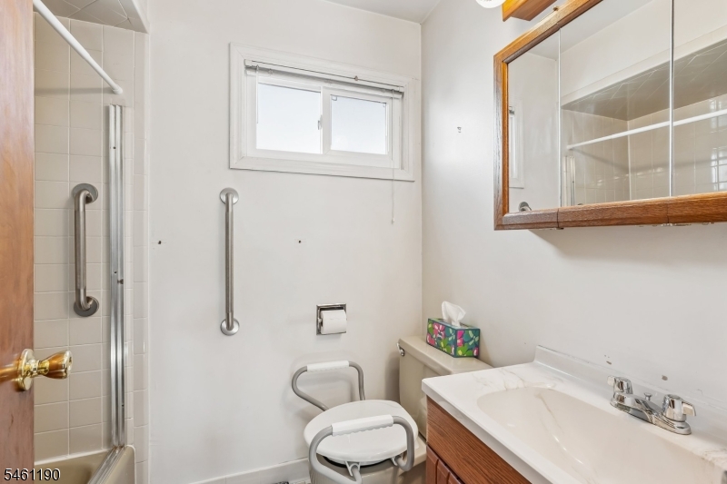 146 Bergen Ave Property Photo 13