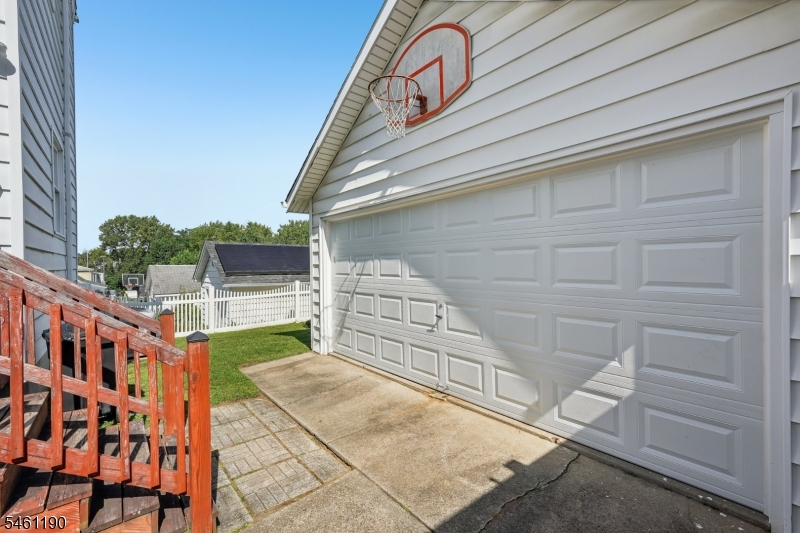 146 Bergen Ave Property Photo 14