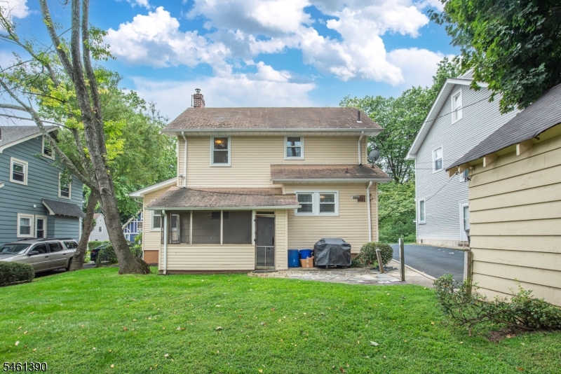 76 Elliot Pl Property Photo 17
