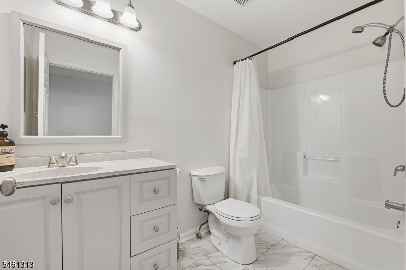 7 Derby Property Photo 11