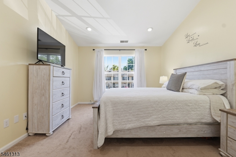7 Derby Property Photo 12