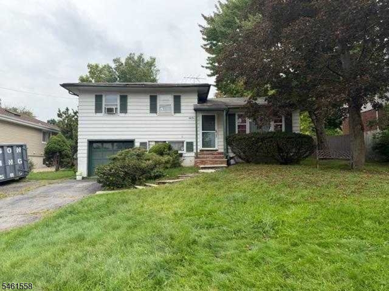 55 Grand Ave Property Photo 1