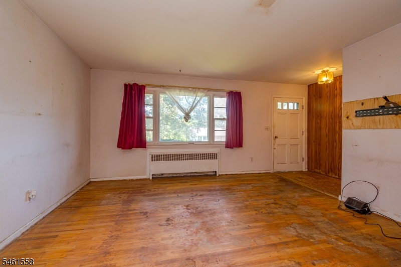 55 Grand Ave Property Photo 3