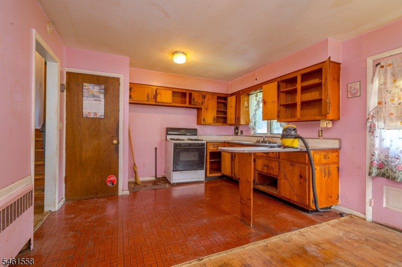 55 Grand Ave Property Photo 8