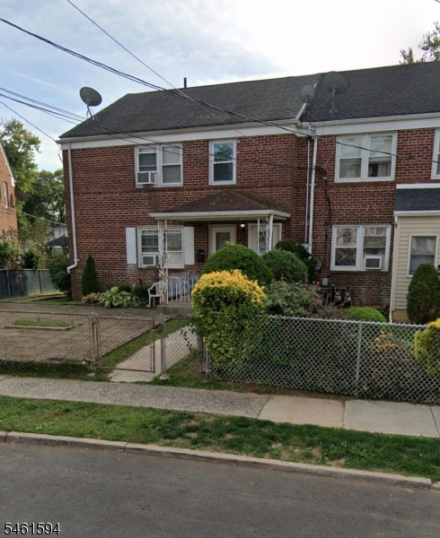 652 CORA PLACE Property Photo 1