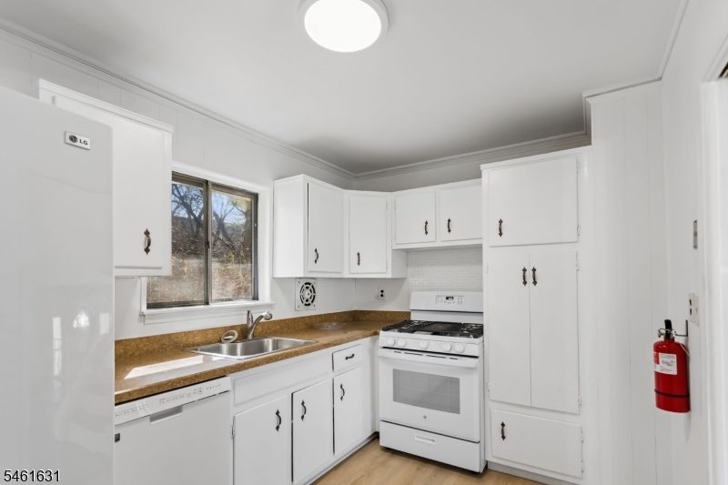 39 Gage Rd Property Photo 6
