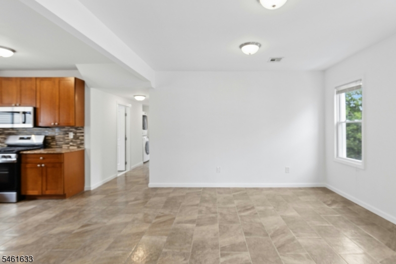 9 May Ter 2 Property Photo 4