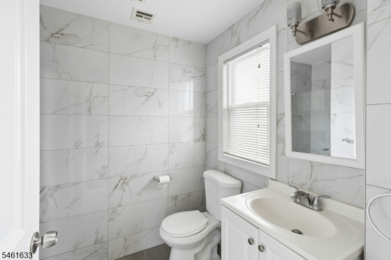 9 May Ter 2 Property Photo 11
