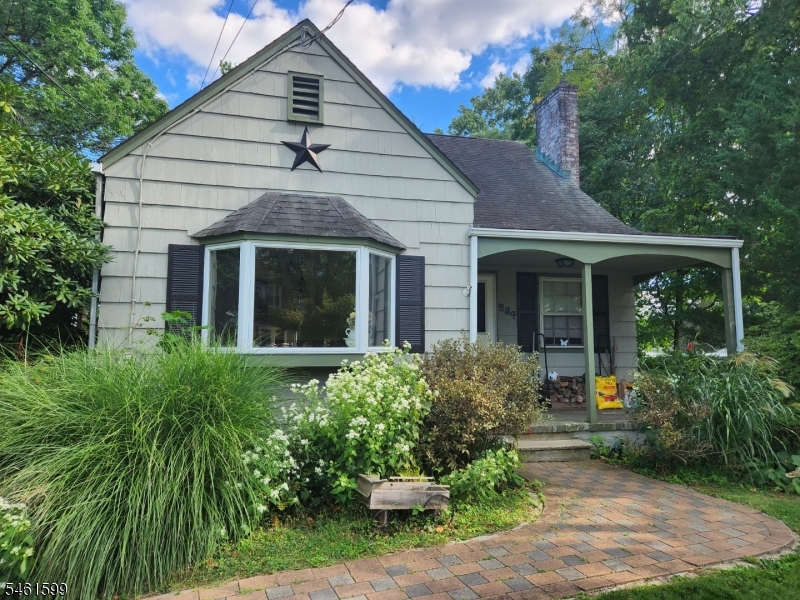 284 Manning Ave Property Photo 1
