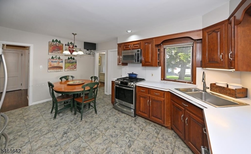 195 Hamilton Ave Property Photo 10
