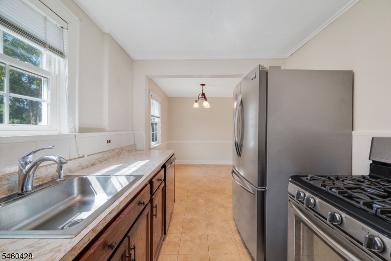 8 Decker Ave Property Photo 9