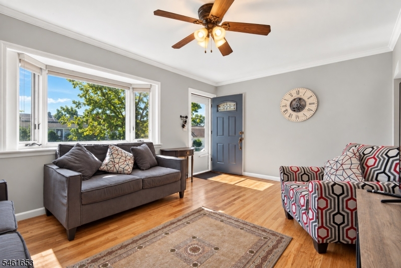 187 Kent St Property Photo 3
