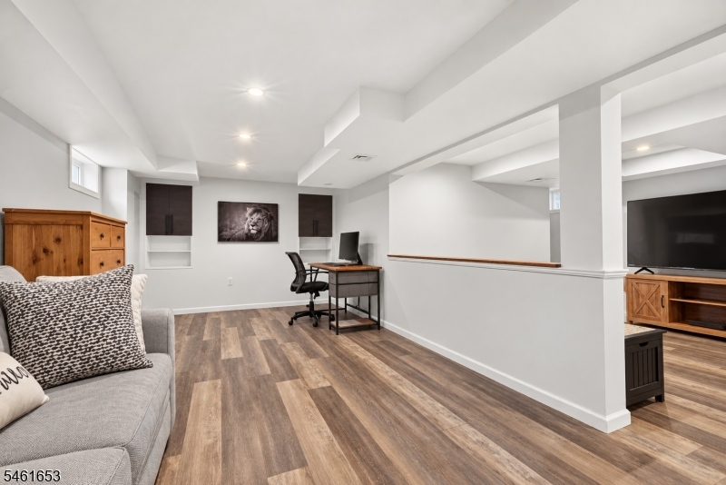 187 Kent St Property Photo 17