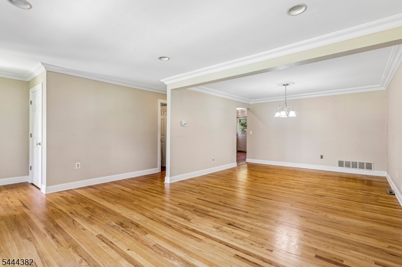 321 North Ave 114 Property Photo 8