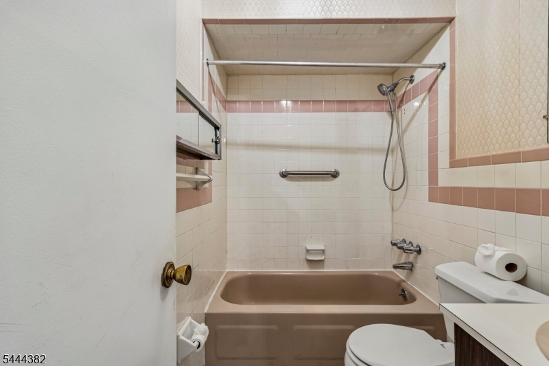 321 North Ave 114 Property Photo 17