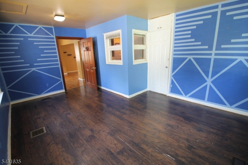 199 Finderne Ave Property Photo 8