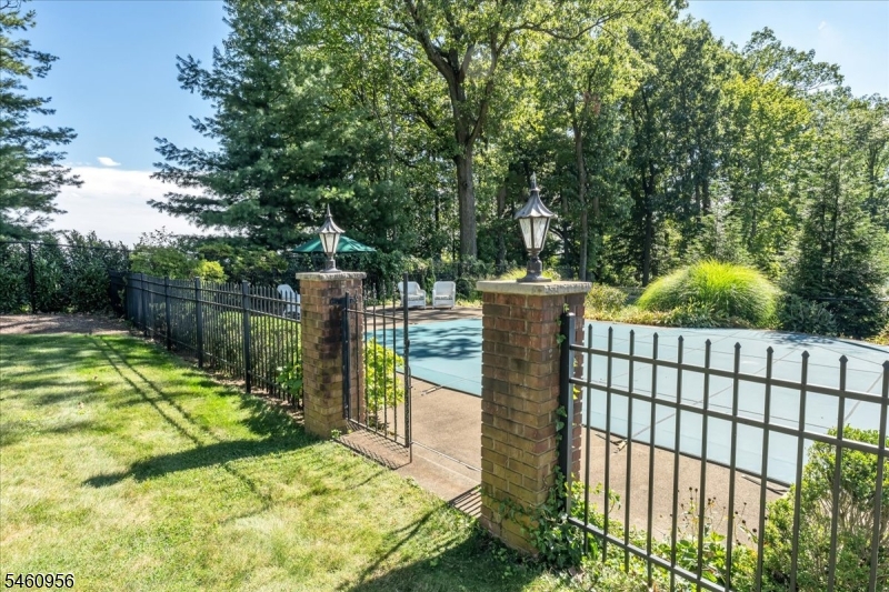 1407 Chapel Hill Rd Property Photo 40