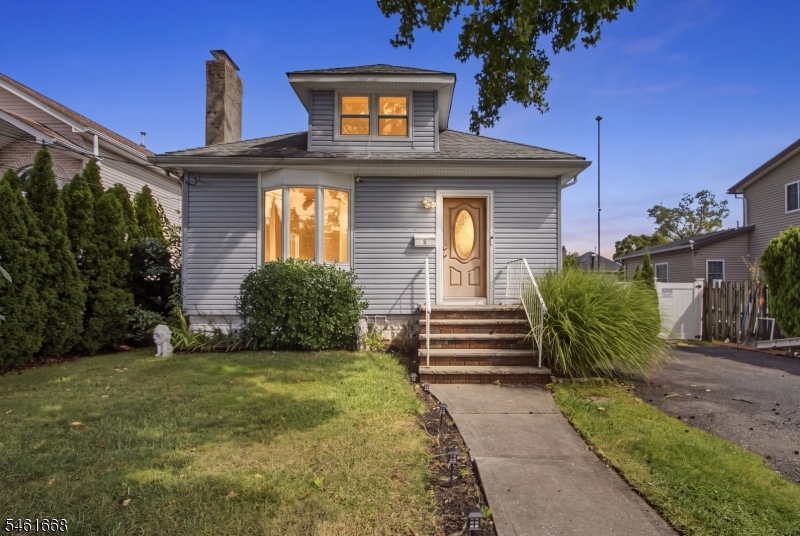 8 Pallant Ave Property Photo 1