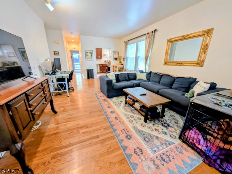 36 Phoenix Ave B Property Photo 1