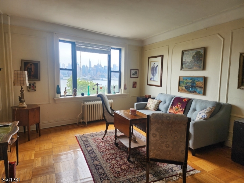 1055 Boulevard Property Photo 13