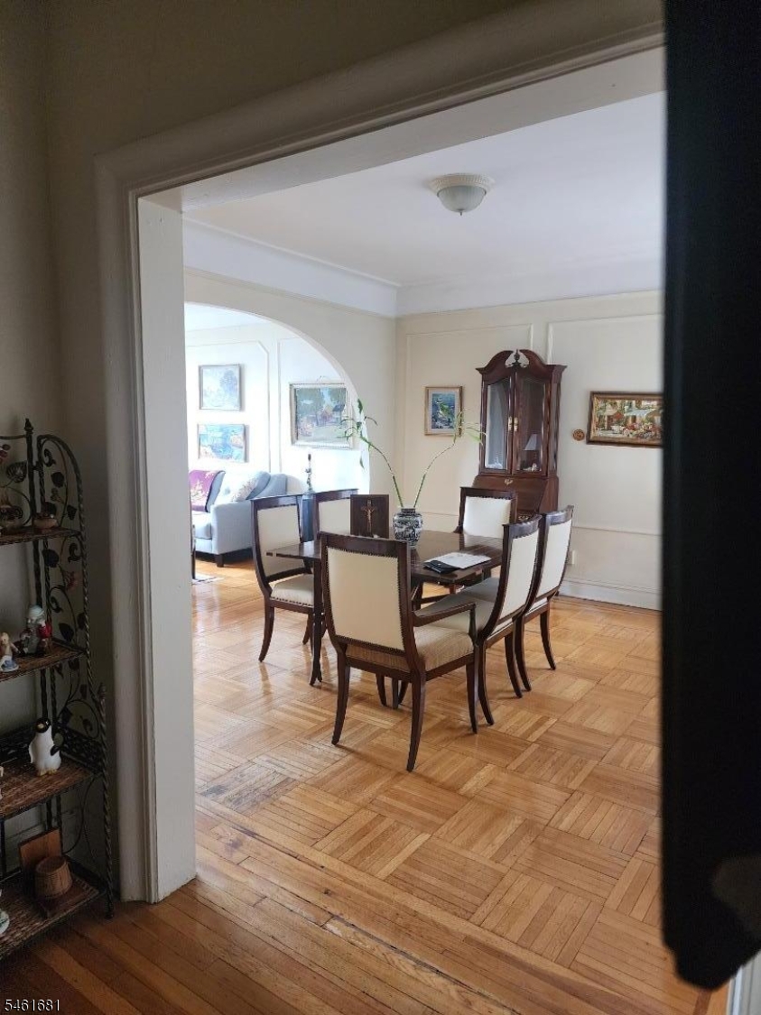 1055 Boulevard Property Photo 15