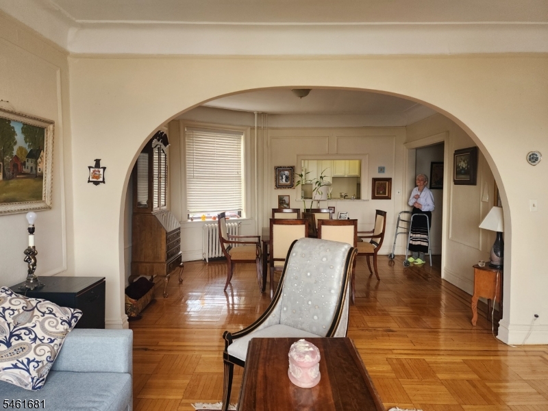 1055 Boulevard Property Photo 18