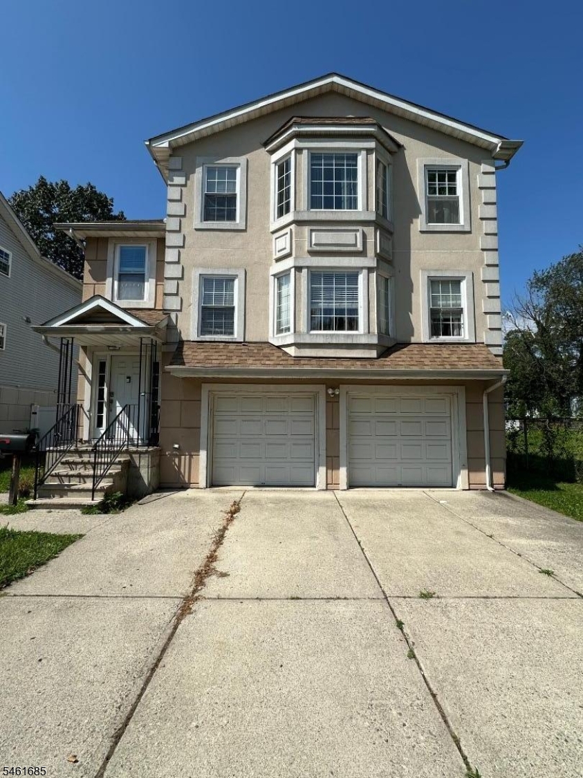 157 N 15Th St Property Photo 1