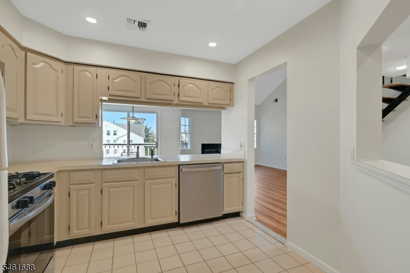 105 Quartz Ln Property Photo 4