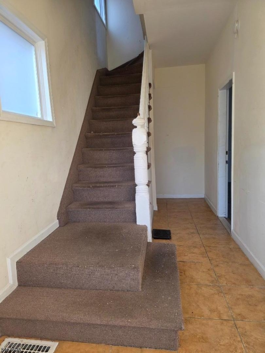 16 Offord St Property Photo 2