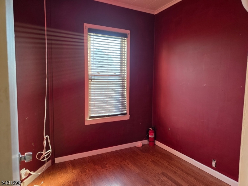 16 Offord St Property Photo 12